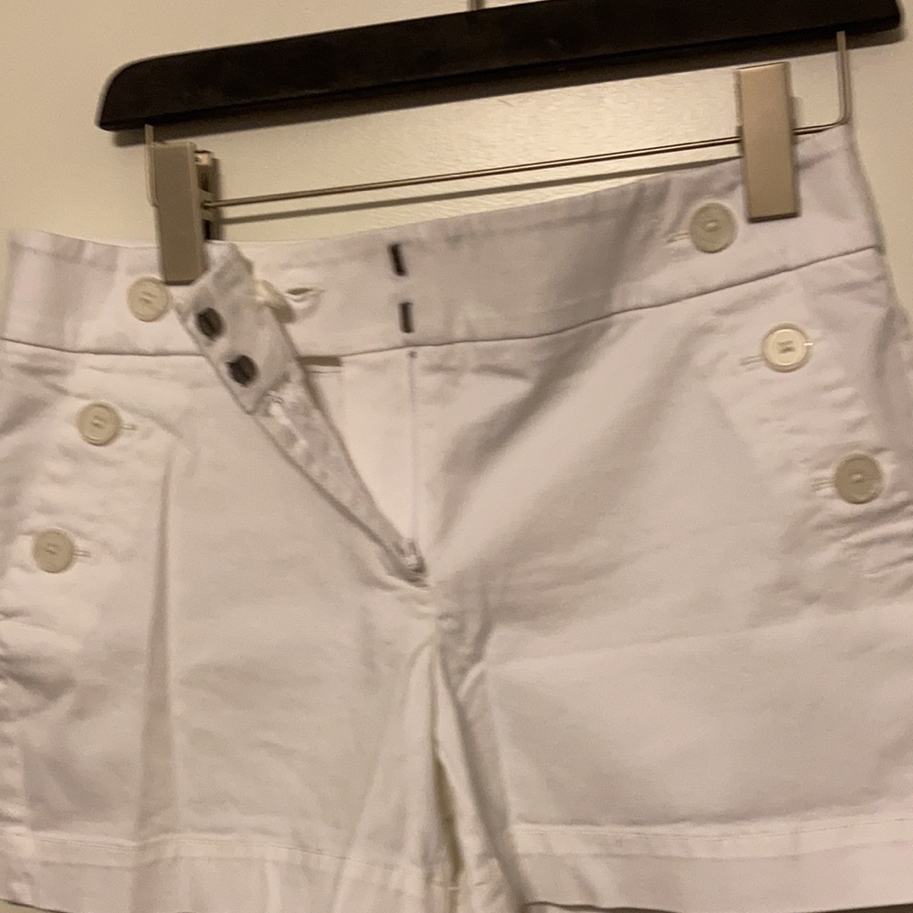 Shorts - Picture 3 of 4